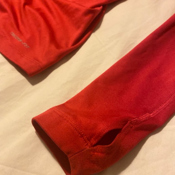 Hot pink Nike Thermal-Fit Shirt - Picture 3 of 4